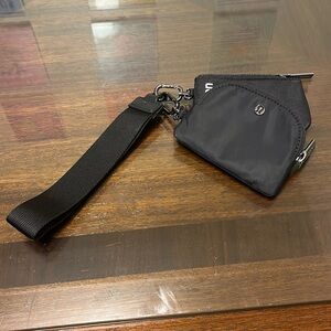 lululemon wallet keychain